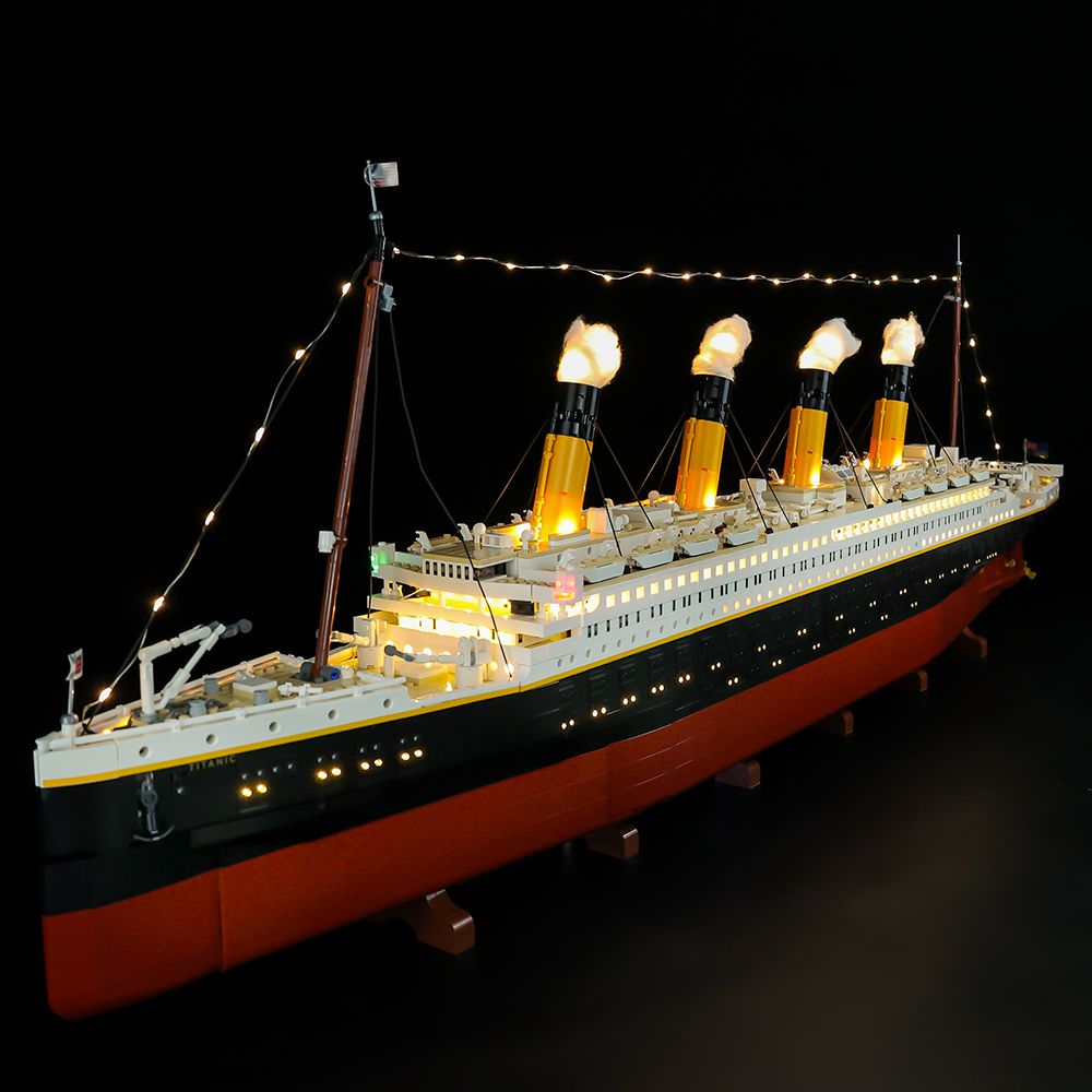 Titanic 10294 lit up